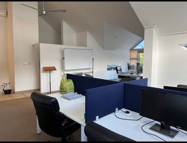 85M² OFFICE RENTED IN WESTLAKE